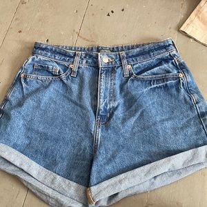 Wild Fable Target size 6/28R denim shorts with happy on the butt pocket